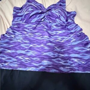Source Unknown Purple and Lavender Patterned Women's Swim Tankini Top